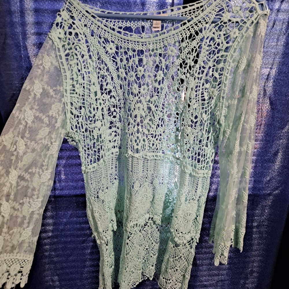 Teal top